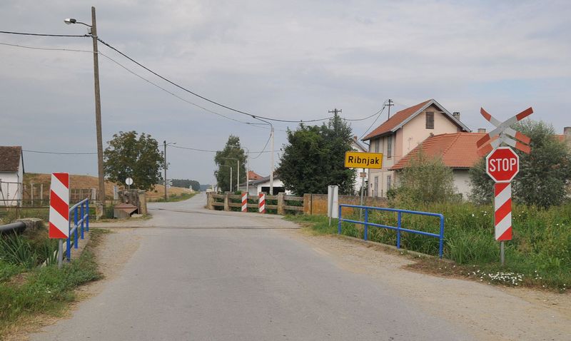 Manje poznate istonoslavonske i baranjske eljeznice Ribnjak-441-374
