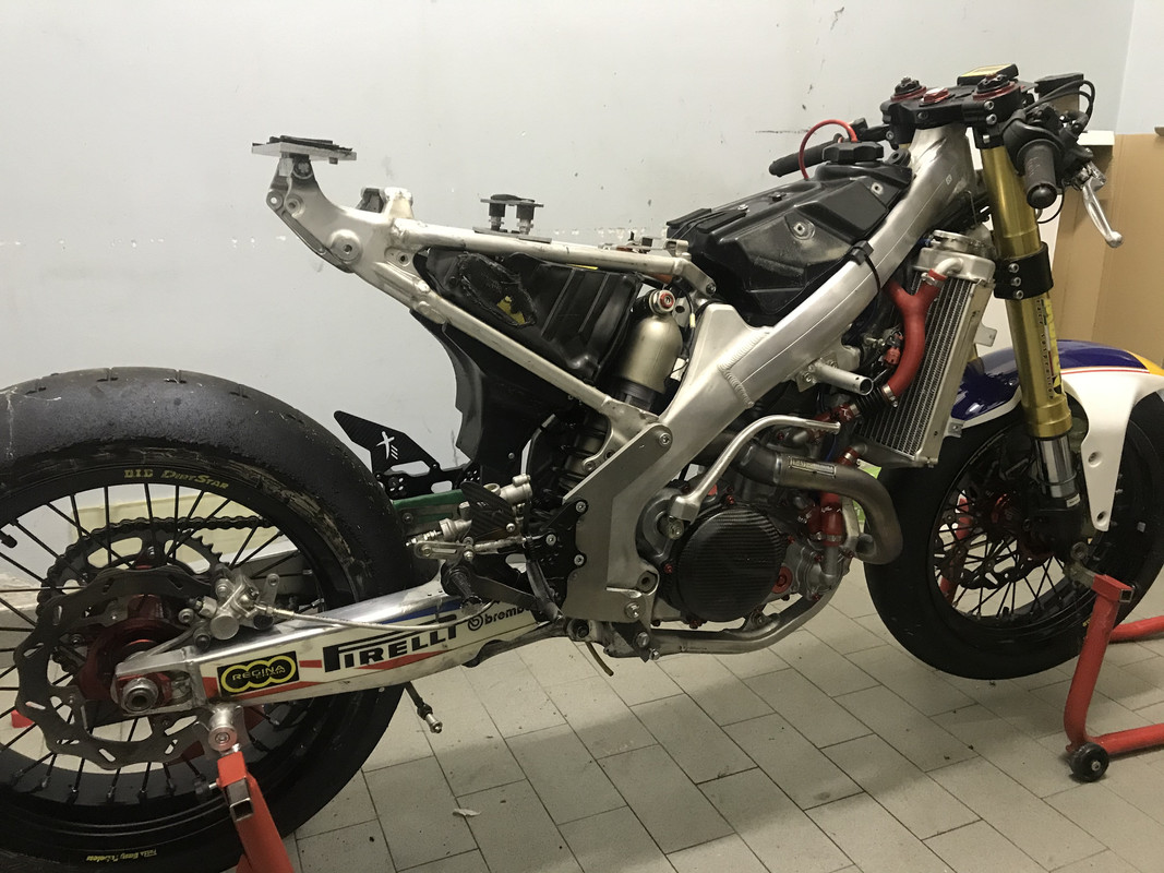 96CA5204-740C-4920-8A3F-FC6141FBB165