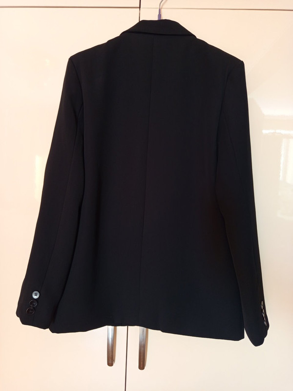 жакет черн сзади