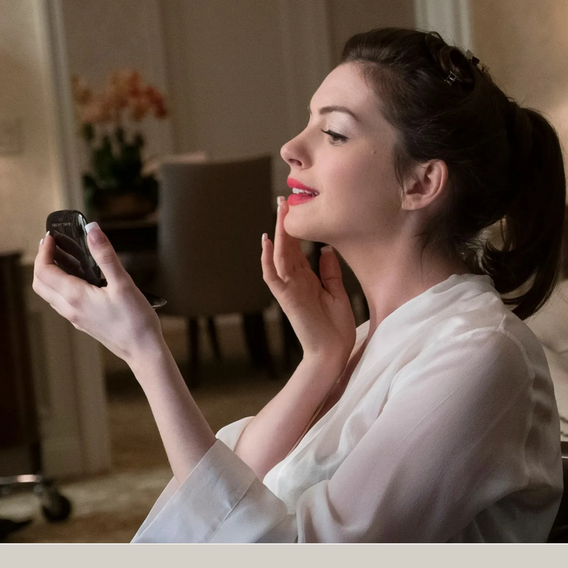 ¿Qué es el delineado cat eye? Anne Hathaway lo ha convierte en tendencia