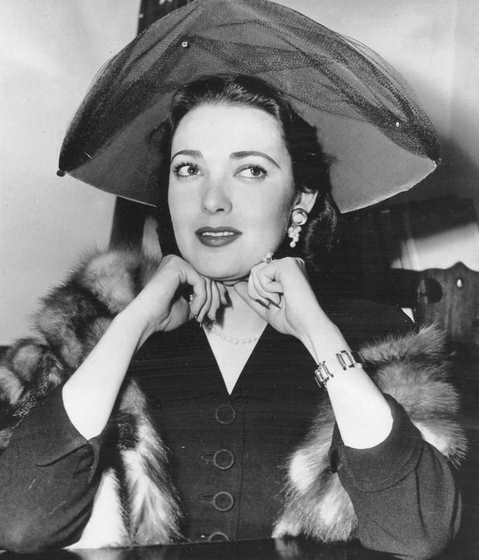Linda_Darnell_b36