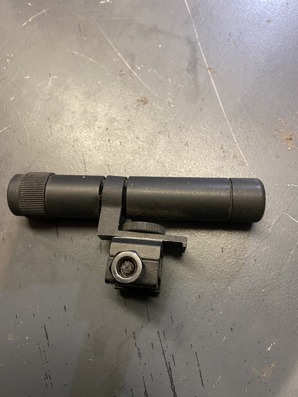 7B0B01B5-EE24-4BA3-9B61-18F0FECCAC14