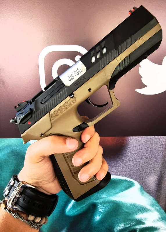 Indumil promociona en el mercado colombiano su pistola Córdova edición 64 años