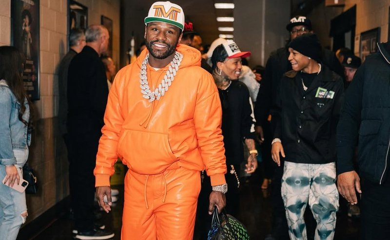 Флойд Мейуедър твърди, че прави по $300 милиона на месец