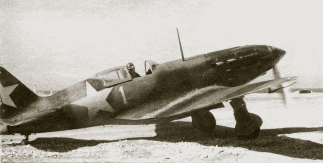 Mikoyan-Gurevich-MiG-3-62IAP-VVS-ChF-Black-Sea-fleet-unit-no-1-01