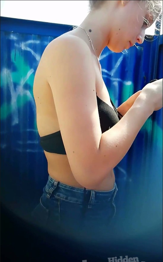 [Image: Voyeur40935124229.jpg]