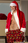 trystan-bull-xmas-04