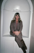 Valerie-Perrine-b05