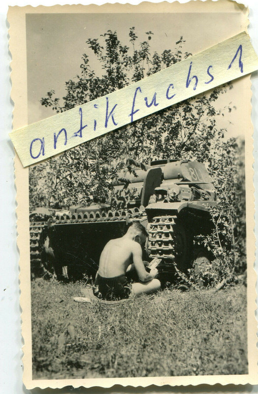 Panzer vom Panzer Regiment 36 mit 8L1 in Front-Bereitschaft im 2.WK
