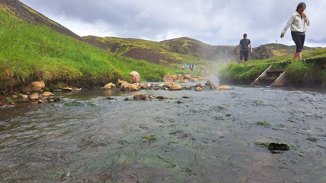 Islandia, 17 días..."sin sus noches" Julio 2022 - Blogs de Islandia - 1 JULIO/22 ¡NOS BAÑAMOS EN REYKJADALUR! (3)