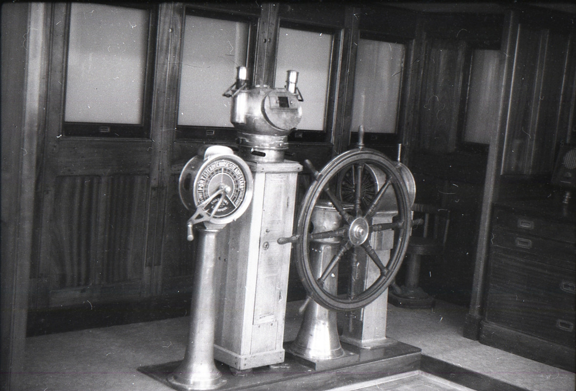 Литке штурманская рубка 1996 1 Москва. ул.Алм.Макарова,4