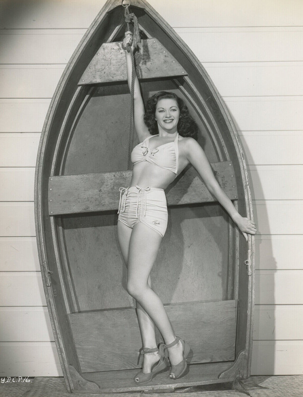 Yvonne De Carlo d33