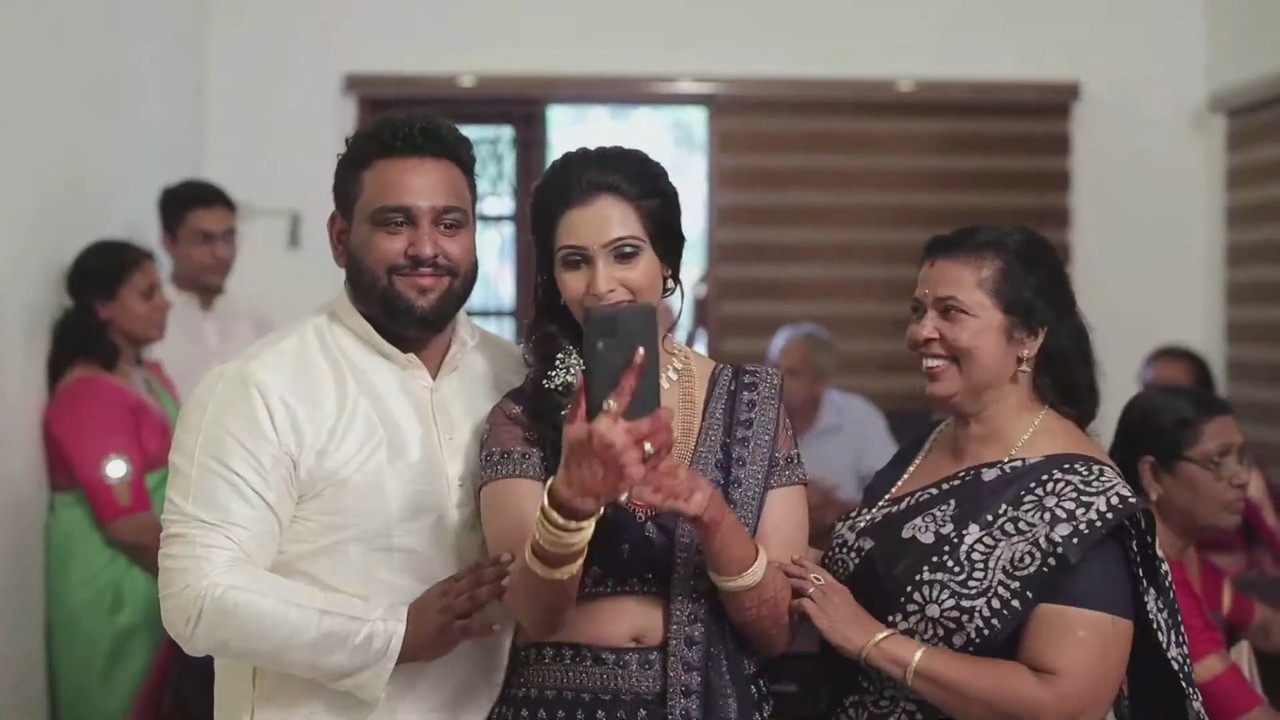 Malayali bride sexy navel in blue costume.mp4_snapshot_00.03.323