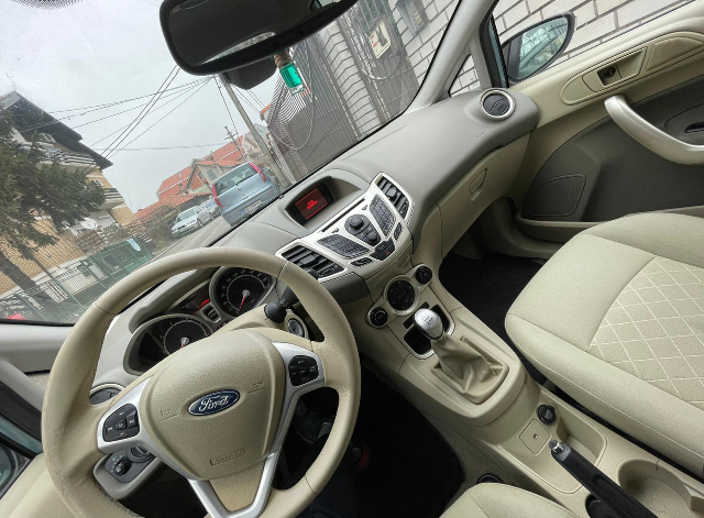 6AB3B689-2AAB-444C-A04D-049D1B086DE9