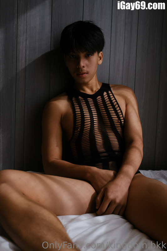 043