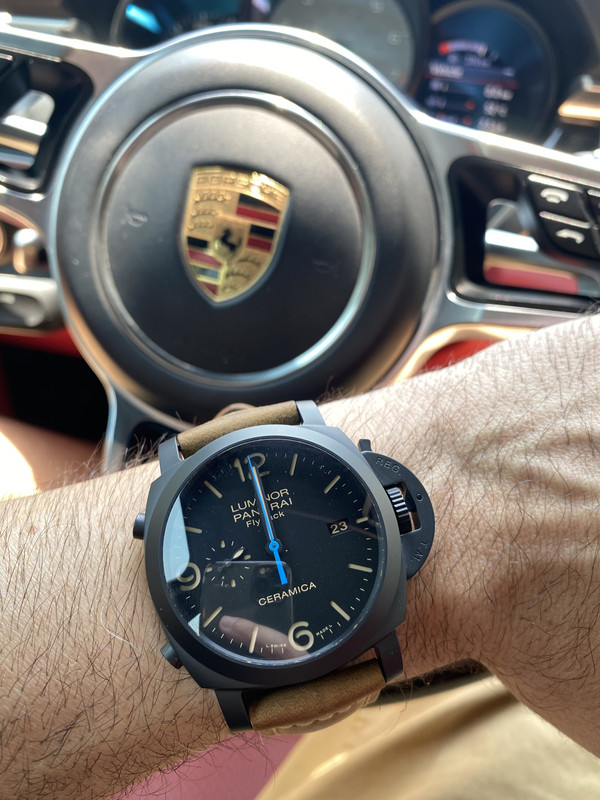 E70F18D8-02E8-4211-BD69-8B9712B941B2