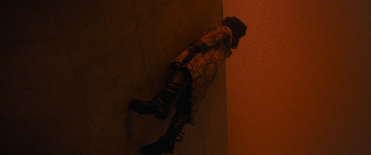 Dont.Breathe.2.2021.CZ.1080p.BluRay.DD 7.1.x264-HiDt.mkv_snapshot_01.21.55_[2022.06.10_10.54.44]