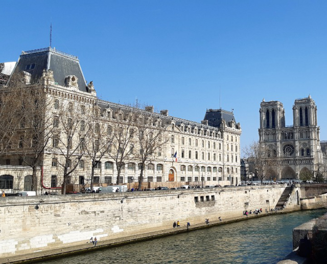 Torre Eiffel, Saint Chapelle, buscamos a Quasimodo :D - París y Eurodisney con los peques en 2022 (19)