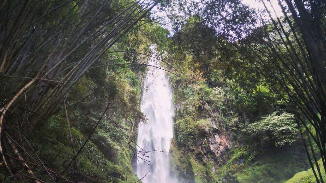 Menjelajahi Keindahan Air Terjun Binanga Bolon di Sumatera Utara