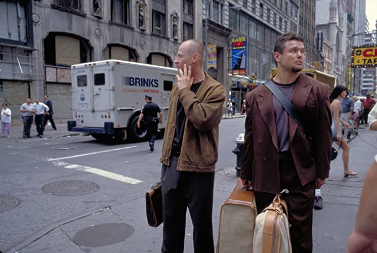 Karel Roden dan Oleg Taktarov dalam 15 Minutes (2001)
