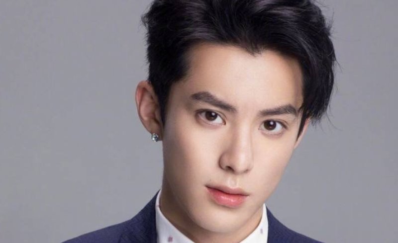 4-aktor-ganteng-mandarin-tak-kalah-denga