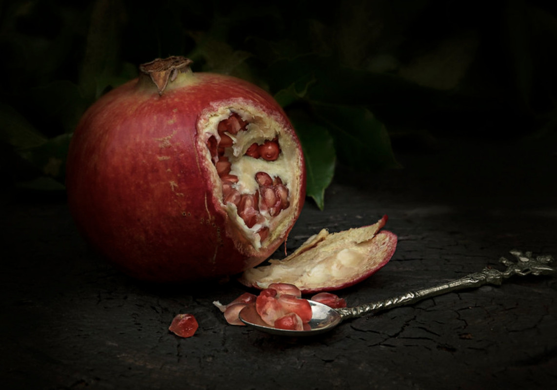 red-pomegranite-dis.jpg