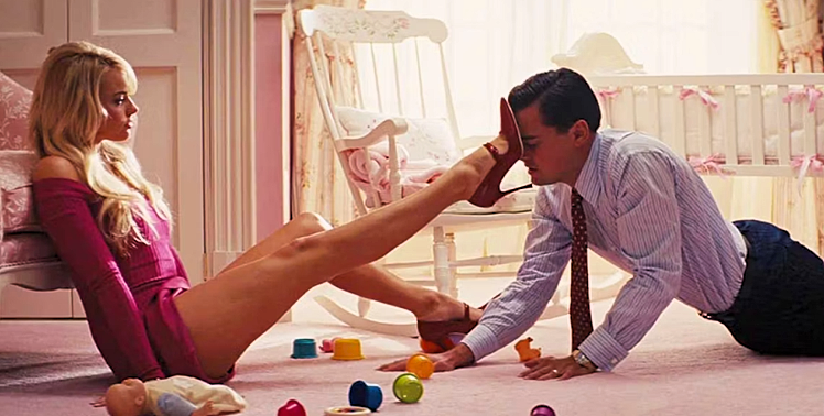 MOST-PAUSED-SCENES-WOLF-WALL-STREET-2-FOTOR.png