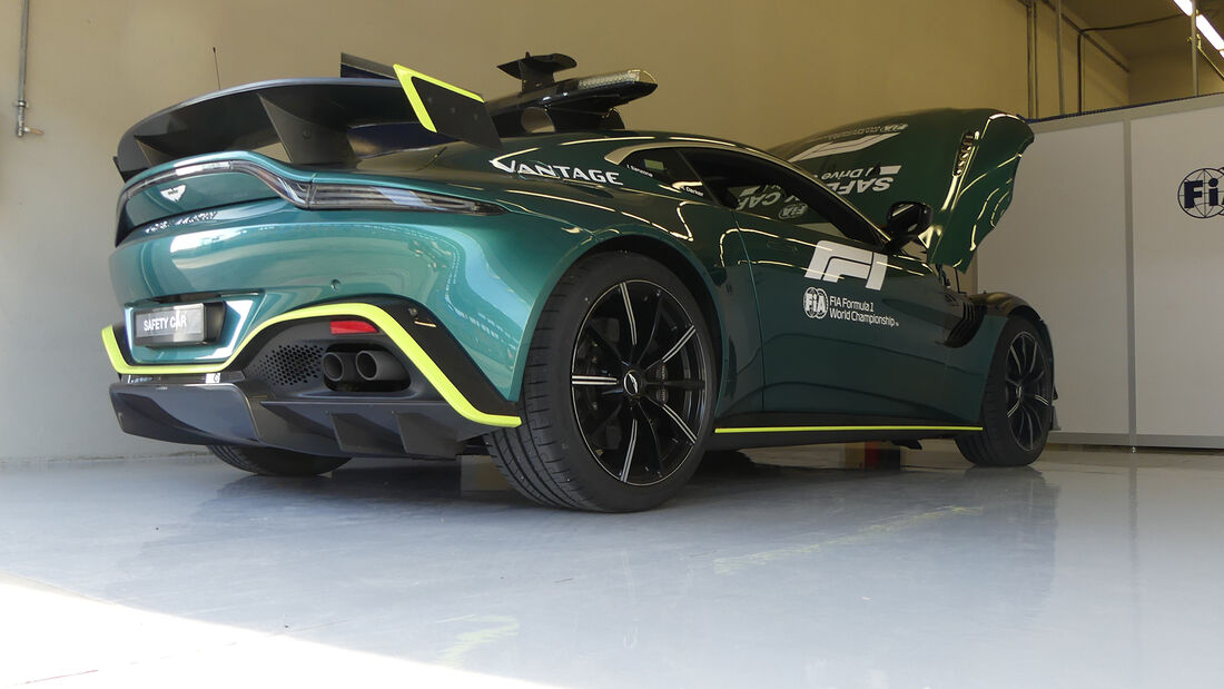 Safety-Car-Formel-1-Istanbul-GP-Tuerkei-7-Oktober-2021-169Gallery-500f70f5-1839283