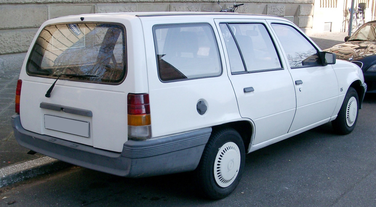 Opel Kadett Caravan (1984–1989) Kombi rear