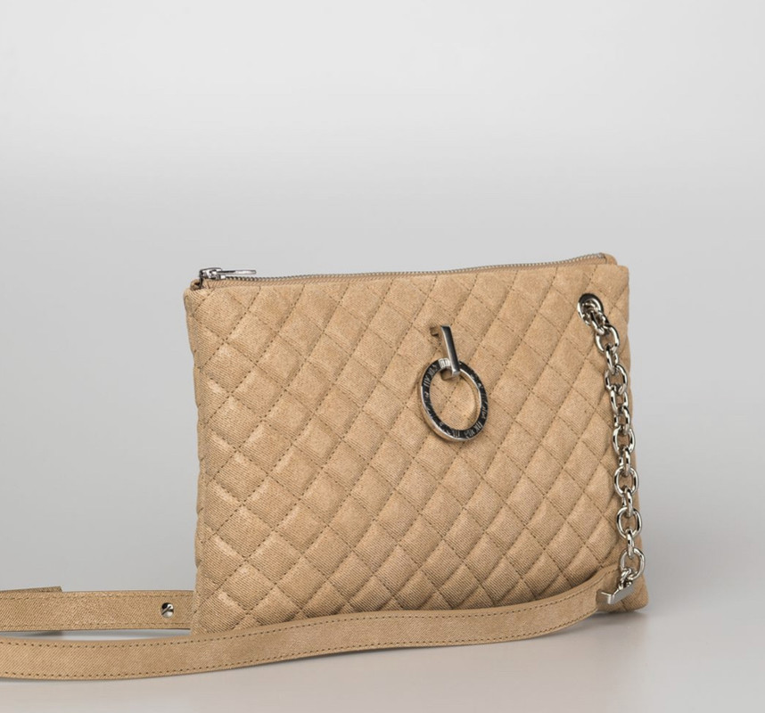 3832F9D2-E20E-4C70-B26F-0A564A963C60