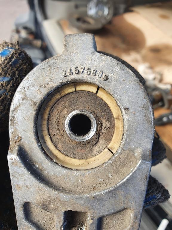 Опора двигателя