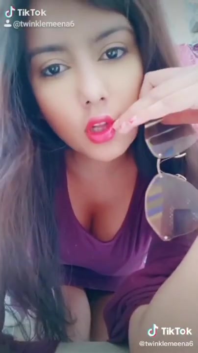 [Image: Twinkle-Meena-Tik-To-106.jpg]