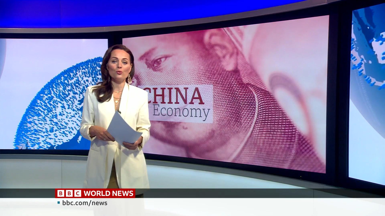 07.15 - 07.45.00 - World Business Report. The host presents and analy....ts_snapshot_08.40_[2022.07.