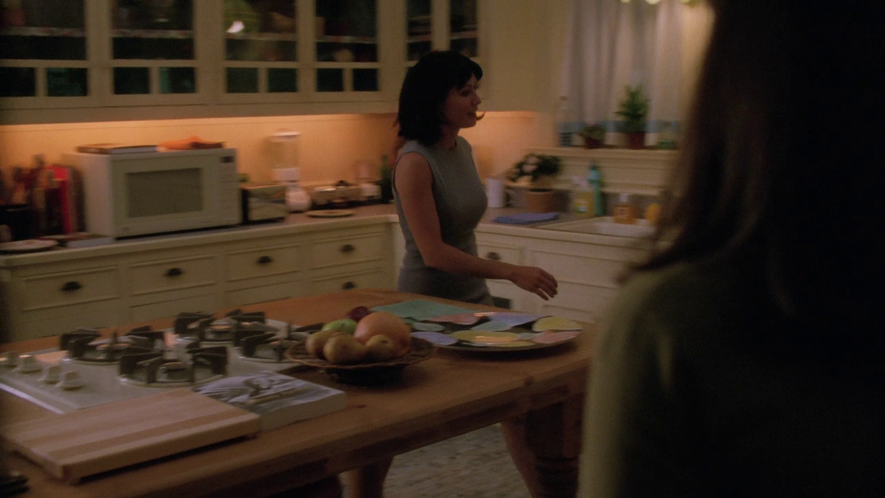 Streghe.S01E01.Il.Libro.delle.Ombre.720p.BDmux.ITA.ENG.AC3-Black