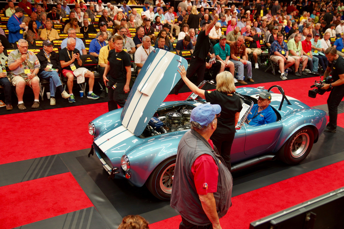 7B459B44-3AC8-45DF-BC32-D8FBF95C63FE