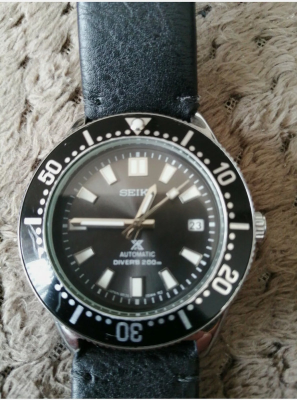 Help identifying Seiko | WatchUSeek Watch Forums