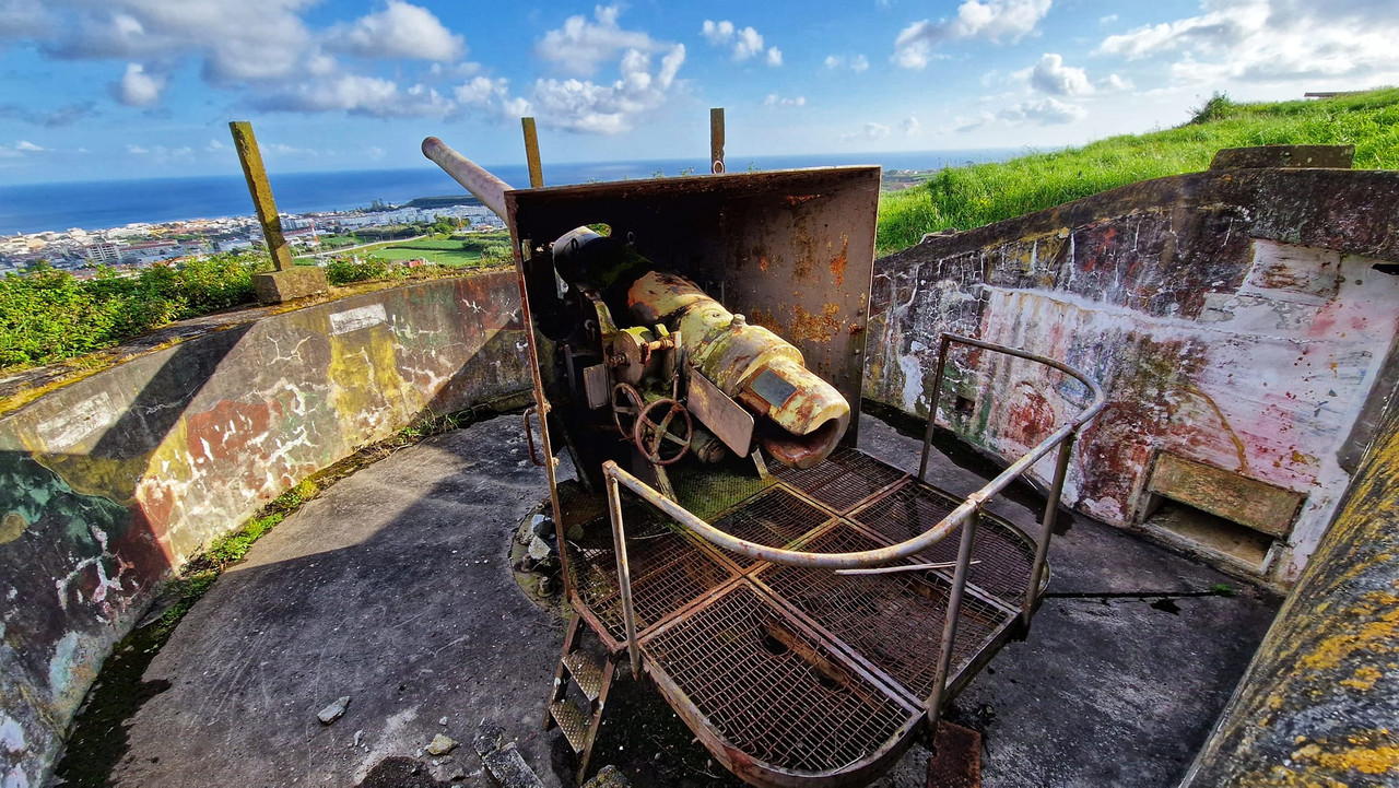 Artillerie cotiere "Exotiques" Batterie-de-Castanheira-centre-de-l-Atlantique-2