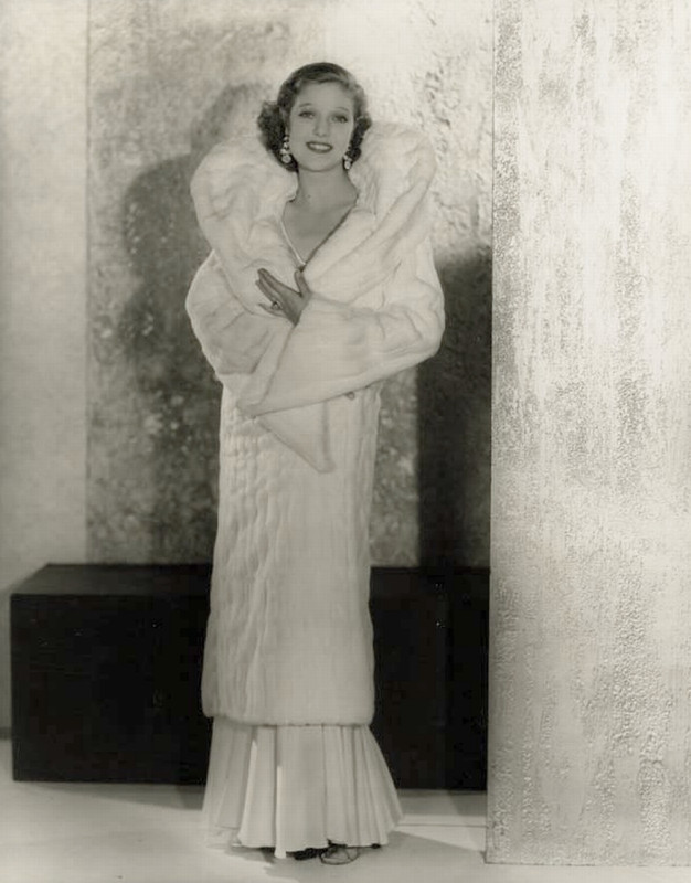 loretta_young_b07