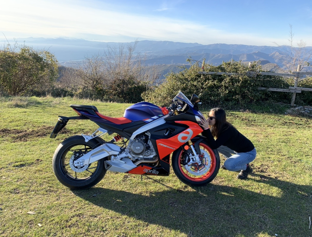 FC51950D-37C3-4C94-A17E-6BF3CB147F0E