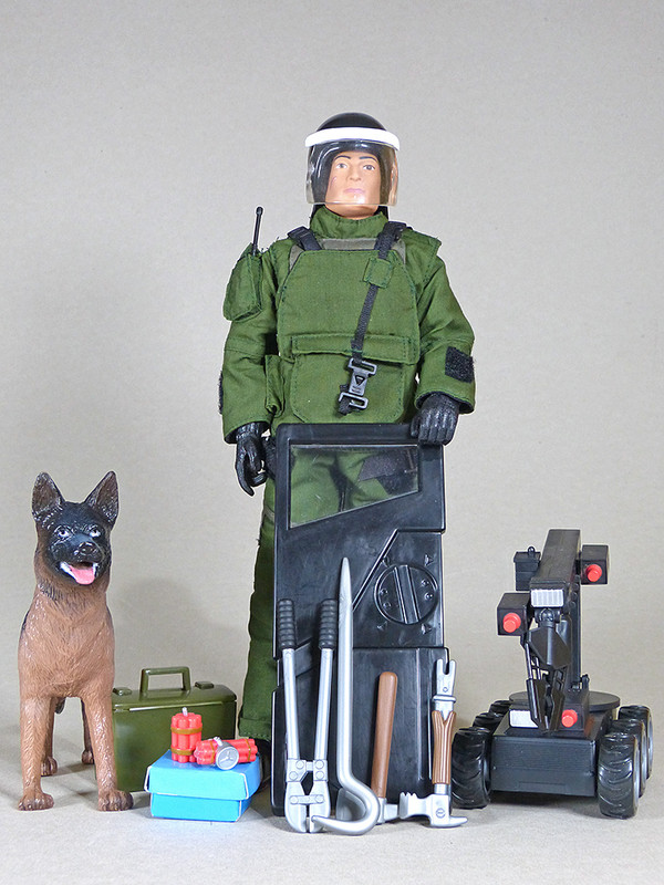 Bomb Disposal  1-P1150648