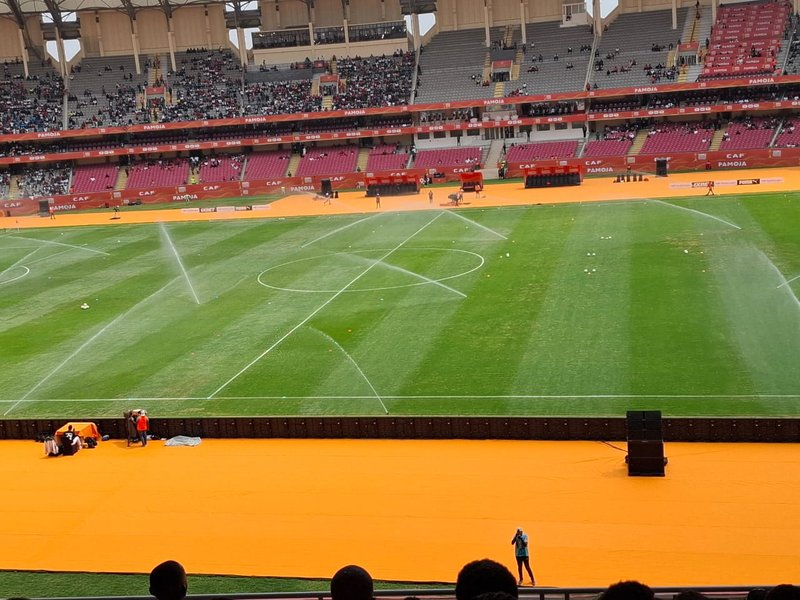 Fans streaming into stadium