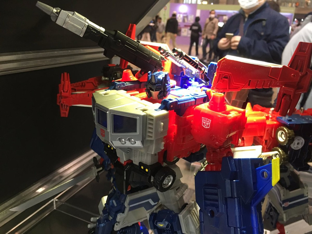 1487469663-c4-bxtjucaazg5a