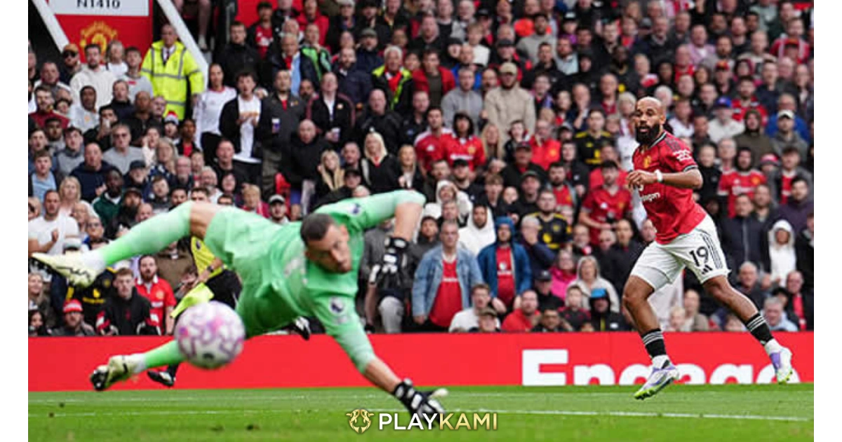 Bryan Mbuemo Mencetak Gol di old Trafford