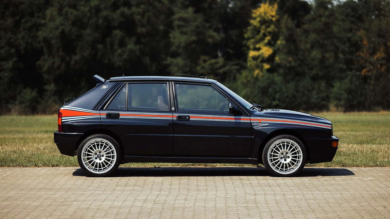lancia-delta-hf-integrale-evo-martini-5-1992-nera-per-vasco-rossi-1.jpg