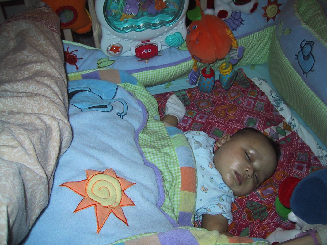 Baby (at 5 months) sleeps 1
