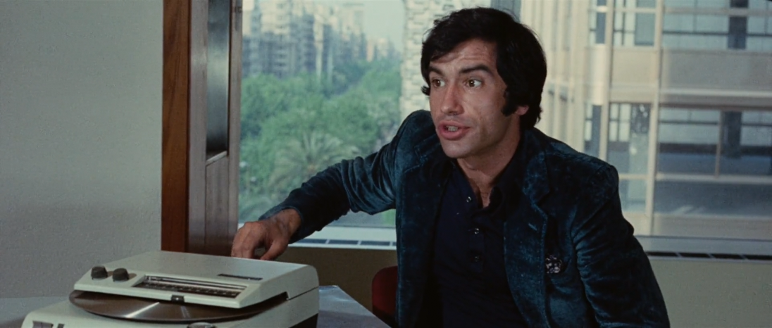 La Morte Cammina Con I Tacchi Alti (1971) BRRip.Dual.mkv_snapshot_00.04.54.283