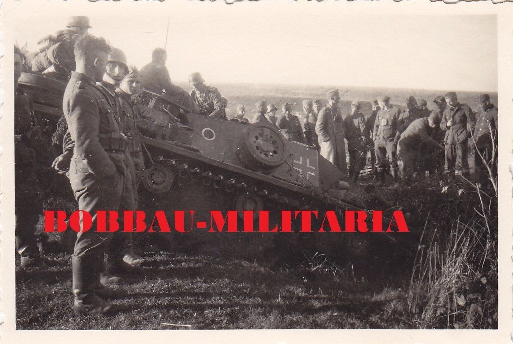 Russland Sturmgeschütz-Abt.189 STUG III im Grabe