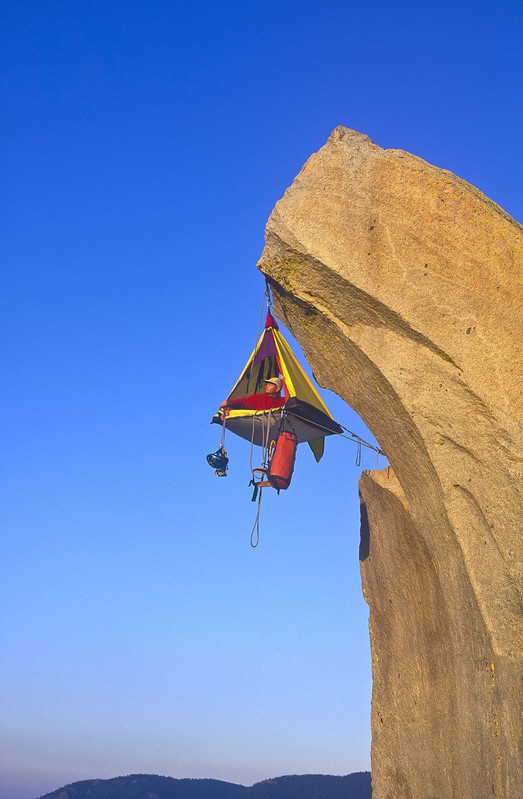 https://i.postimg.cc/QMd6r7pc/camping-Vertical.jpg