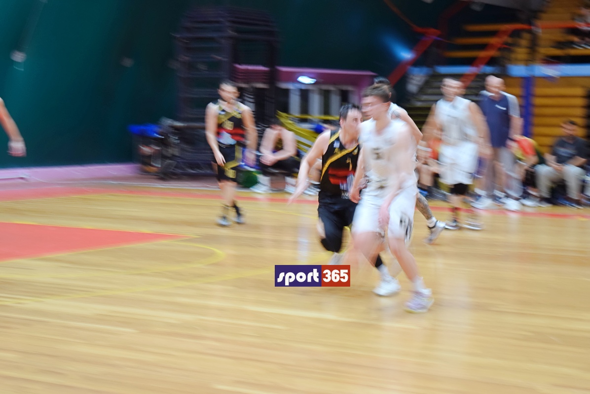 , &Omicron; &Delta;ί&omega;&nu; &Kappa;&upsilon;&pi;&alpha;&rho;&iota;&sigma;&sigma;ί&alpha;&sigmaf;&nbsp;64-60 &tau;&eta;&nu; &Kappa;&alpha;&lambda;&alpha;&mu;ά&tau;&alpha;&nbsp;B.C.&nbsp;&sigma;&tau;&eta;&nu; &Tau;έ&nu;&tau;&alpha;, &iota;&sigma;&omicron;&phi;ά&rho;&iota;&sigma;&epsilon; (1-1) &tau;&omicron;&upsilon;&sigmaf; &tau;&epsilon;&lambda;&iota;&kappa;&omicron;ύ&sigmaf; &tau;&eta;&sigmaf; &Alpha;1 &Epsilon;&Kappa;&Alpha;&Sigma;&Kappa;&Epsilon;&Nu;&Omicron;&Pi; (&phi;&omega;&tau;&omicron;&gamma;&rho;&alpha;&phi;&iota;&epsilon;&sigmaf; & &beta;ί&nu;&tau;&epsilon;&omicron;)