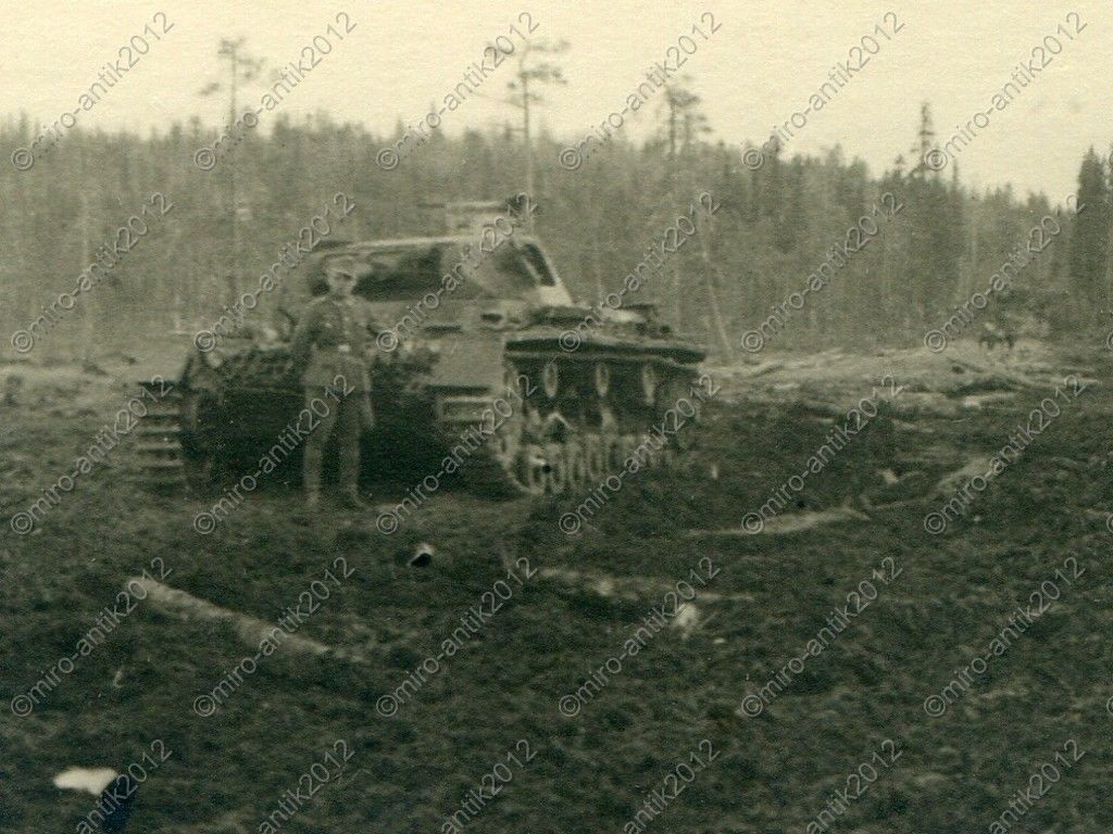$_57.JPGFoto, Wehrmacht, zerstörter Panzer III, 